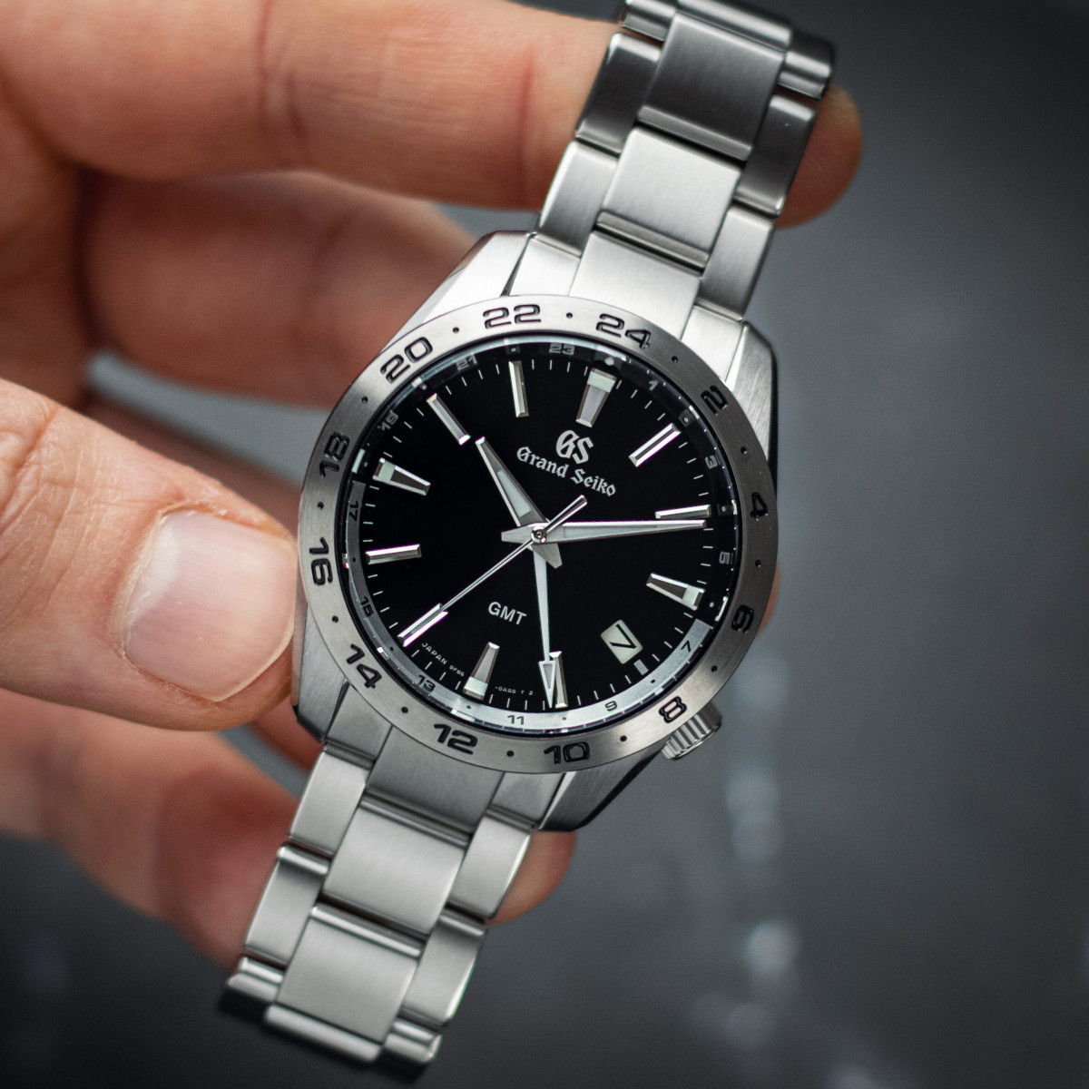 Grand Seiko Sport Quartz GMT Produktbild main 3