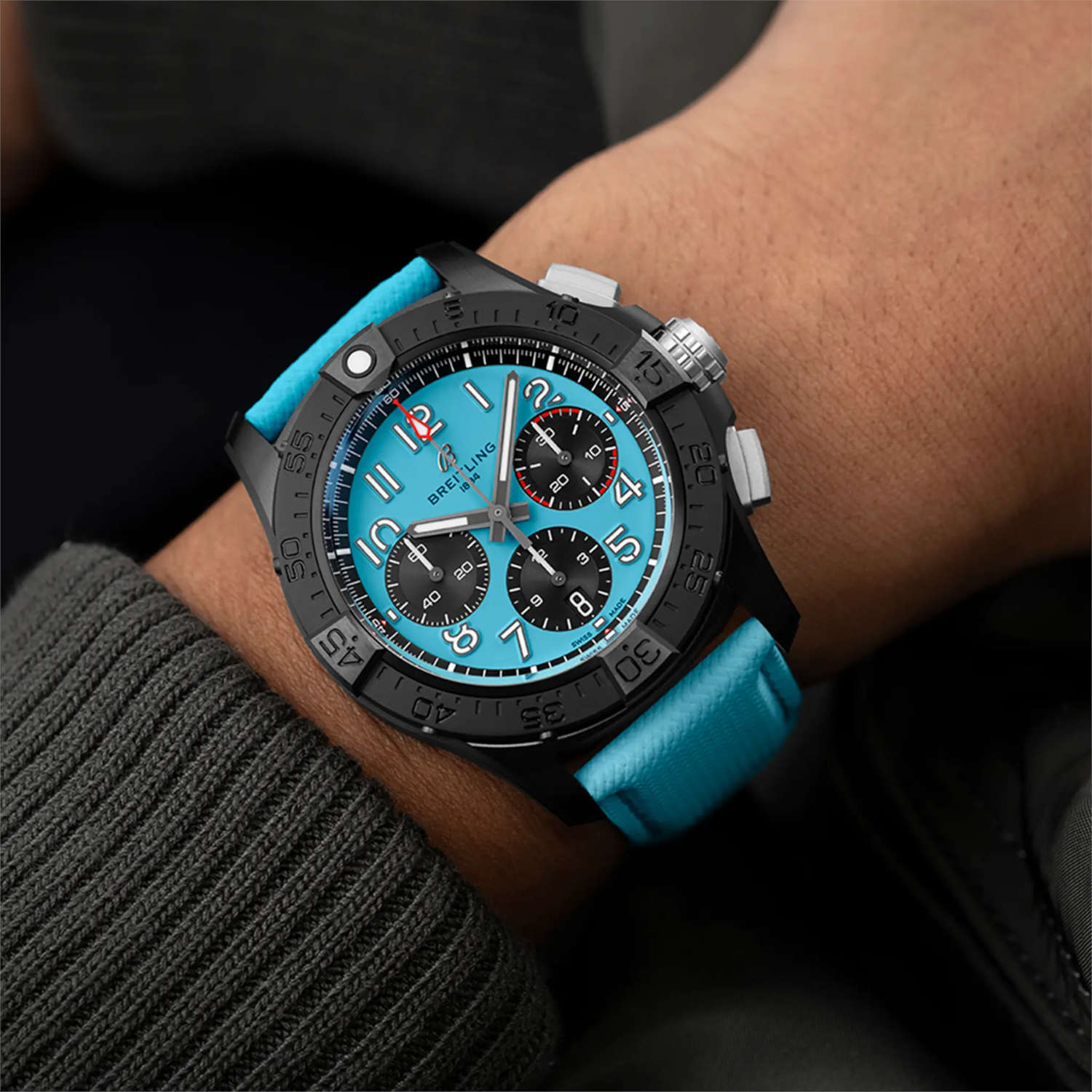 Breitling Avenger B01 Chronograph 44 Night Mission Produktbild main 4