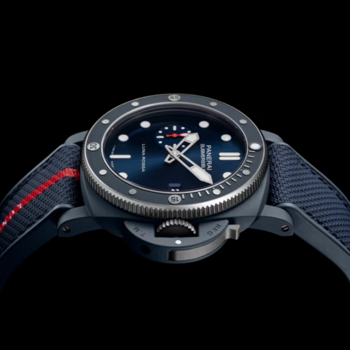 Panerai Submersible QuarantaQuattro Luna Rossa Ti-Ceramitech™ Produktbild main 2